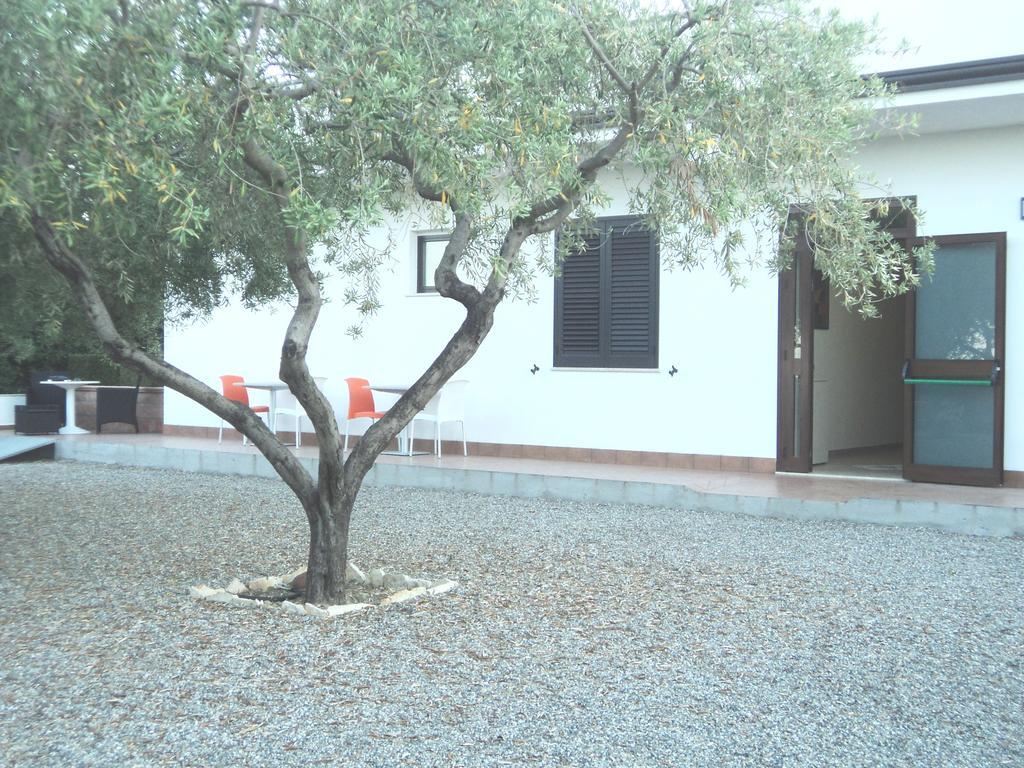 B&B Il Giardino Di Zefiro Gioiosa Marea Dış mekan fotoğraf