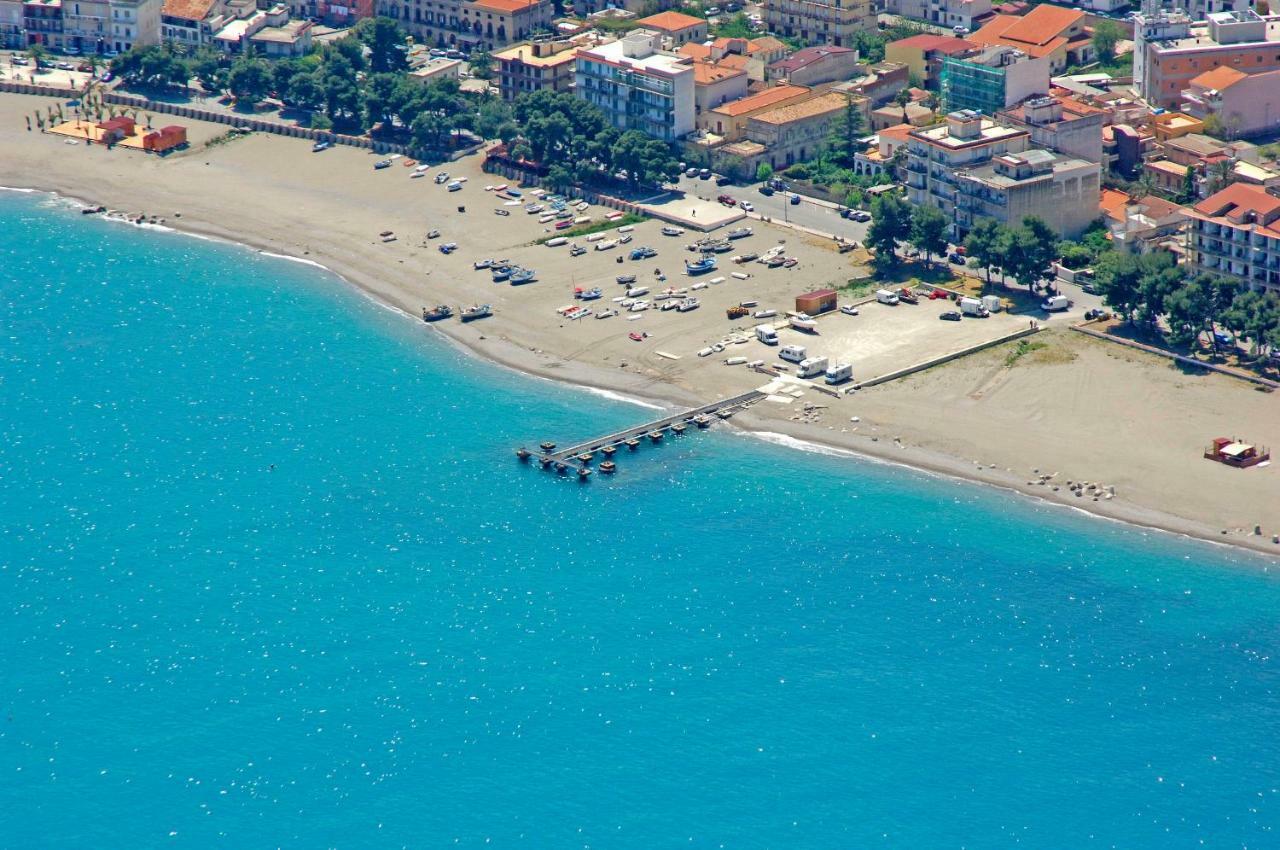 B&B Il Giardino Di Zefiro Gioiosa Marea Dış mekan fotoğraf